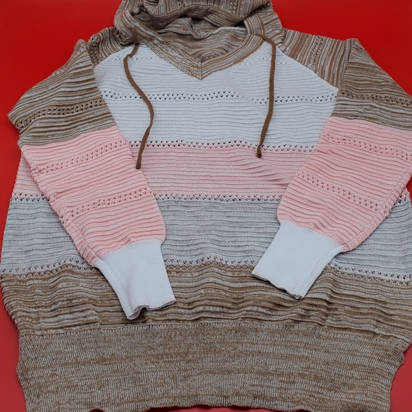 ⭐Fun Striped Perforated Hoodie - Picture 4 of 11